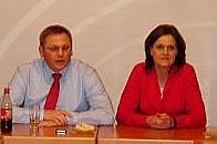 Mit Minister diskutiert (Foto: Karl-Heinz Herrmann)