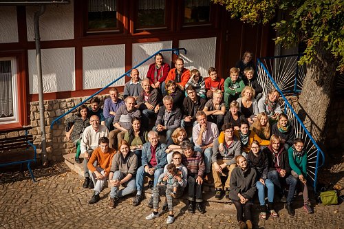 Die TeilnehmerInnen der Geschichtswerkstatt im Jugend- und Bildungshaus Tettenborn e.V. (Foto: R&uuml;diger Spott)