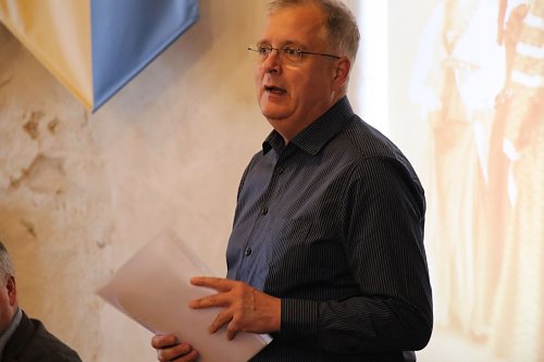 B&uuml;rgermeister Matthias Marquardt erl&auml;uterte im Stadtrat die Hintergr&uuml;nde zur Spendenverteiltung (Foto: agl)