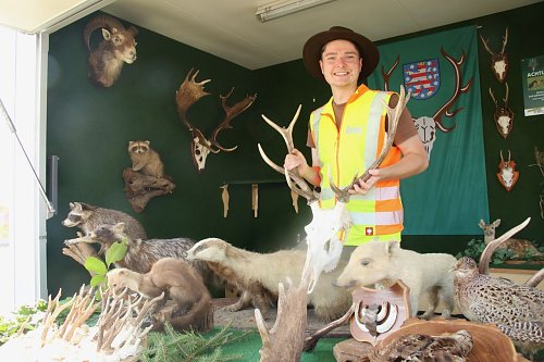 F&ouml;rster David H&auml;nel kann berichten was rund um Rottleberode kreucht und fleucht und kommt aus dem erz&auml;hlen oft gar nicht mehr heraus (Foto: agl)