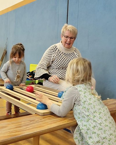 Gro&szlig;eltern und Enkel k&ouml;nnen gemeinsam etwas erleben. (Foto: Jessica Piper)