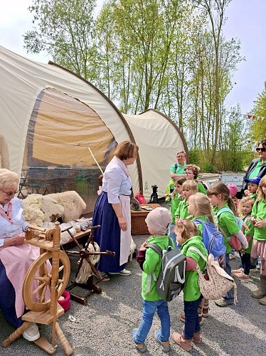 Gestern fand auf dem Gel&auml;nde der erste Kurs mit den Th&uuml;ringer Landfrauen statt.  (Foto: Ren&eacute; Wei&szlig;bach)
