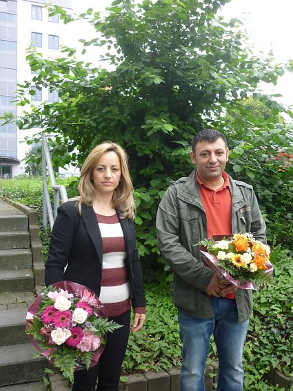 Bild: Feride Bytxyqi und Gani T&uuml;ney freuten sich, die deutsche Staatsb&uuml;rgerschaft in Empfang nehmen zu k&ouml;nnen.