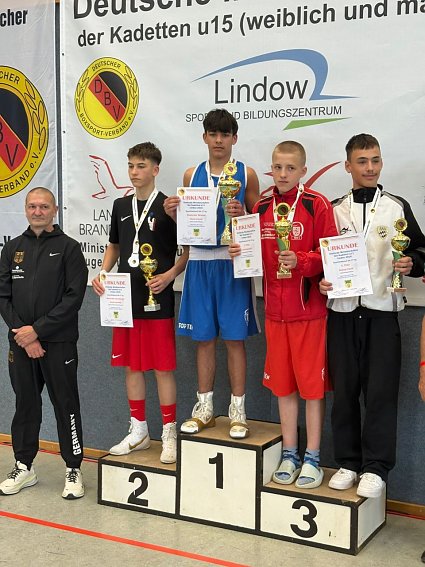 Bild: Schafften es aufs Treppchen: Eliyan Evailov, Nachwuchsboxer der BSG Altstadt 05
