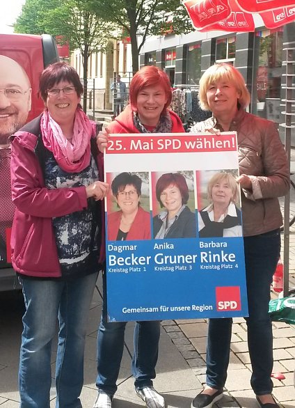 Bild: Becker, Gruner, Rinke mit ihrem Wahlkampfplakat