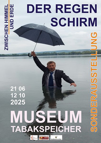 Bild: Die neue Ausstellung im Tabakspeicher befasst sich mit der Geschichte des Regenschirms