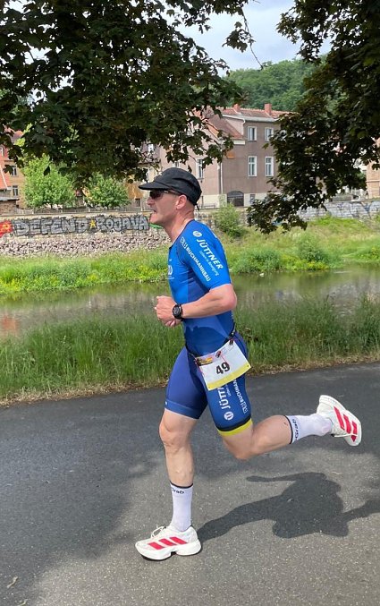 Bild: Martin Knape vom Triathlon Nordhausen wurde bei Regen und Gewitter Th&uuml;ringer Vizemeister in der Gesamtwertung und Erster in der Altersklasse M 45.