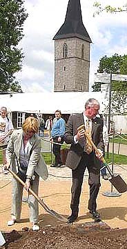 Bild: Baum der Partnerschaft gepflanzt