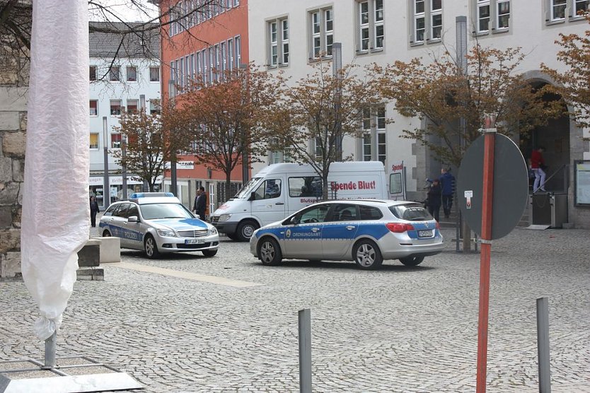 Gemeinsam festgenommen (Foto: nnz) Gemeinsam festgenommen (Foto: nnz)