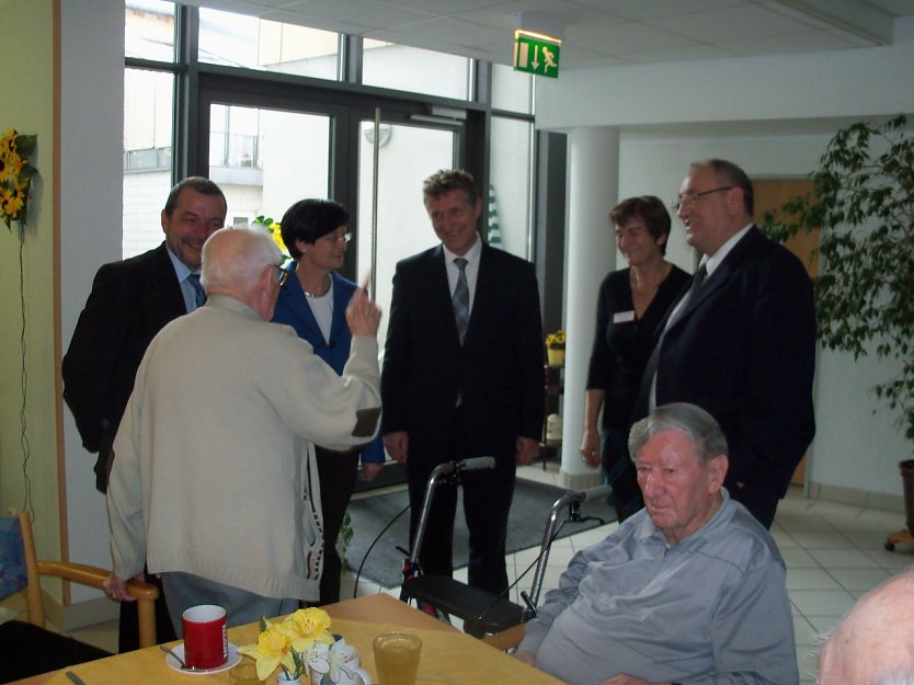 Besuch im Pflegeheim (Foto: privat) Besuch im Pflegeheim (Foto: privat)