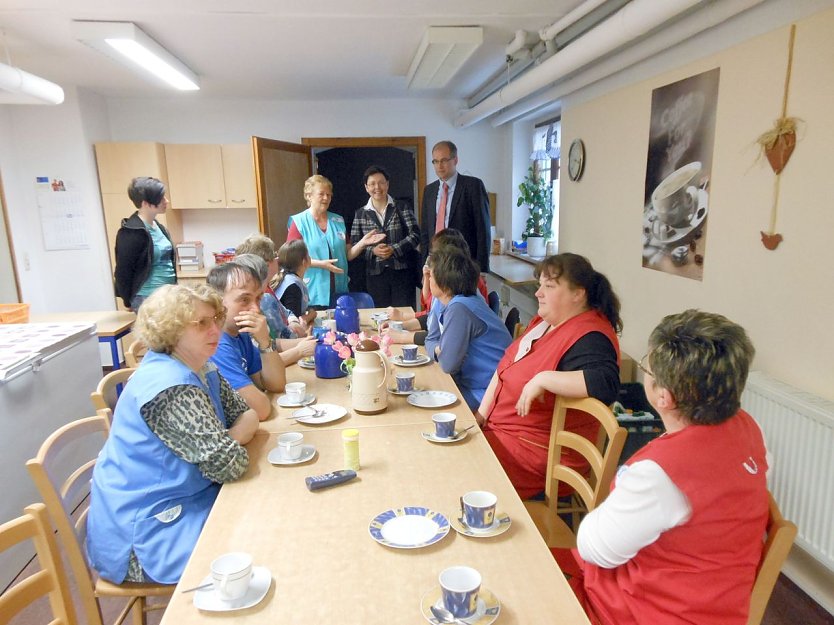 Besuch bei der Tafel in Nordhausen (Foto: privat) Besuch bei der Tafel in Nordhausen (Foto: privat)