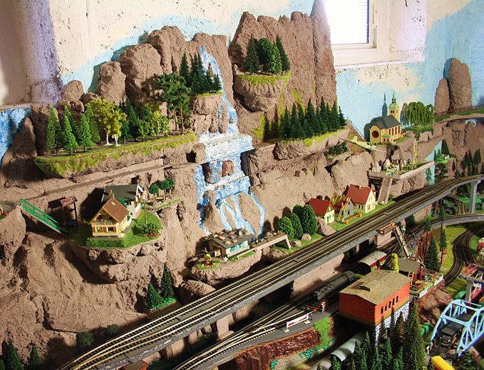 Sein Hobby ist die Modelleisenbahn (Foto: Hans-J&uuml;rgen Schmidt)