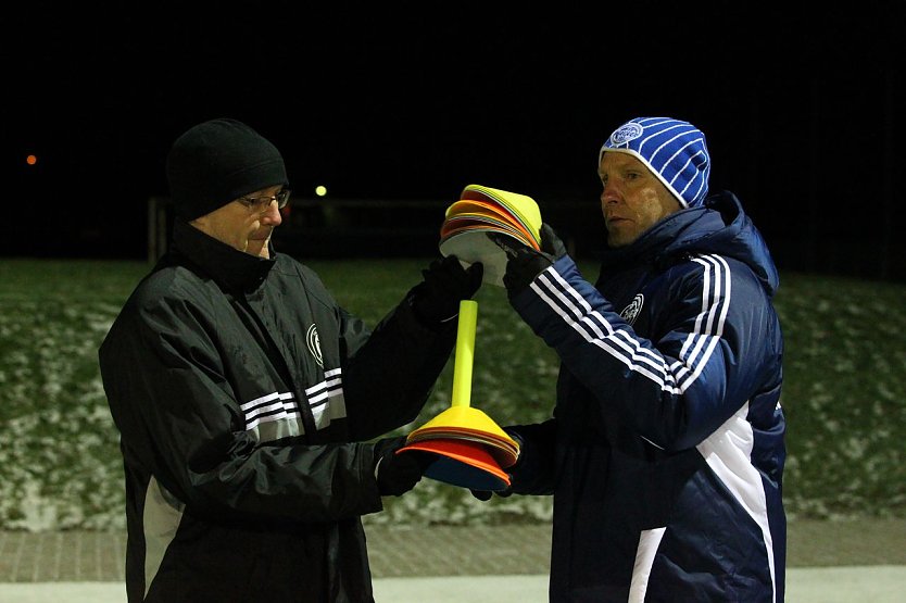 Seipel (links) und Goslar bereiten das Training vor (Foto: nnz)