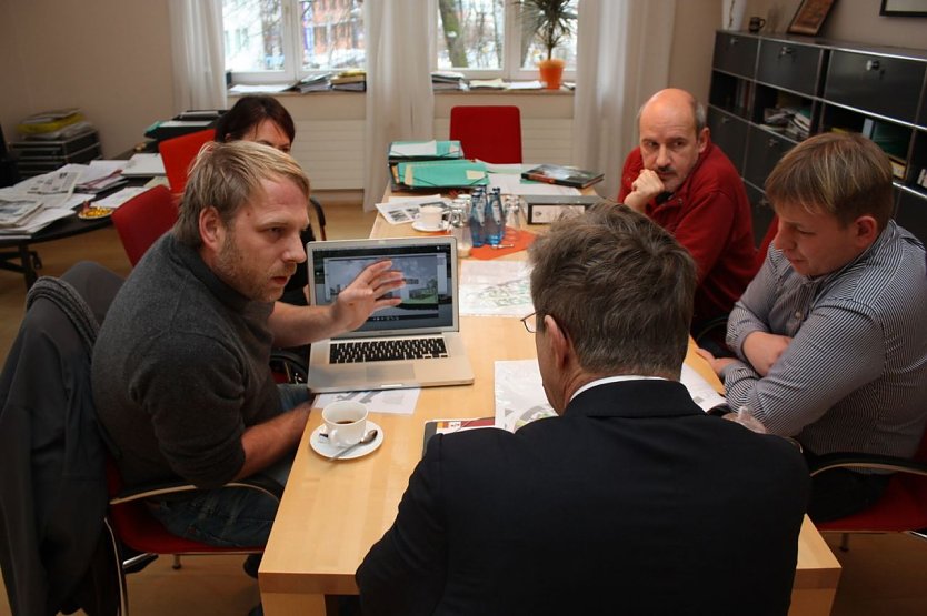 Beratung beim Oberbürgermeister (Foto: P. Grabe|Stadtverwaltung Nordhausen) Beratung beim Oberbürgermeister (Foto: P. Grabe|Stadtverwaltung Nordhausen)