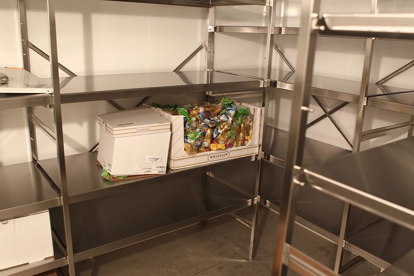 Schoko-H&auml;schen im K&uuml;hlhaus (Foto: nnz)