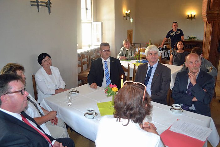 Zum Kurzbesuch (Foto: Landratsamt Kyffhäuserkreis) Zum Kurzbesuch (Foto: Landratsamt Kyffhäuserkreis)