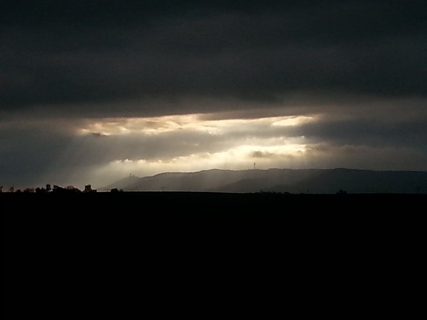 Blick von Urbach auf den Kyffh&auml;user - aufgenommen am Donnerstagmorgen (Foto: R. Barth)