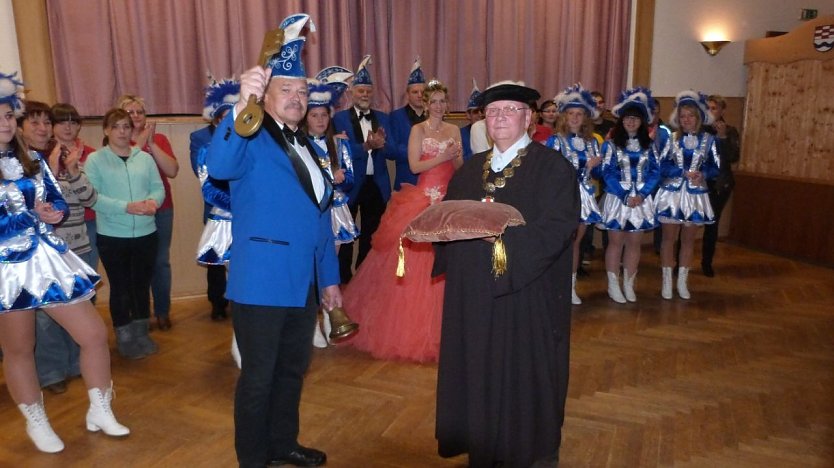 &Uuml;bergeben (Foto: privat)