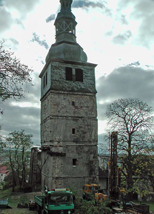 Untergrund wird untersucht (Foto: Karl-Heinz Herrmann)