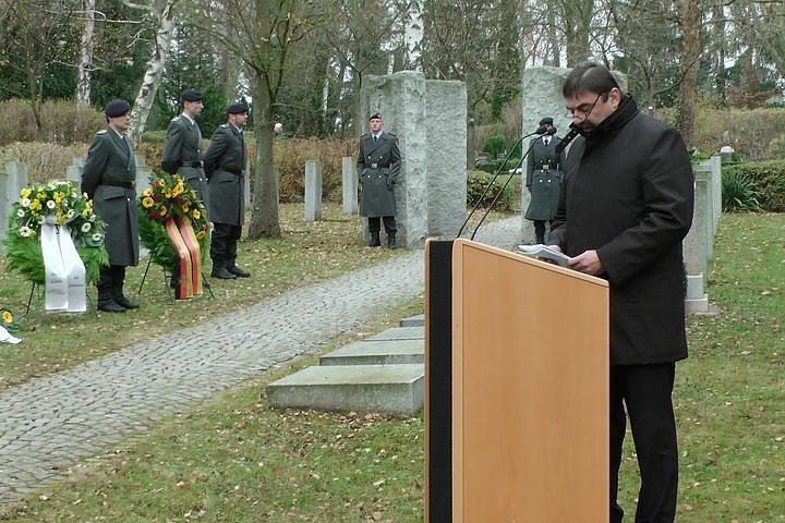 Der Toten gedacht (Foto: Karl-Heinz Herrmann)