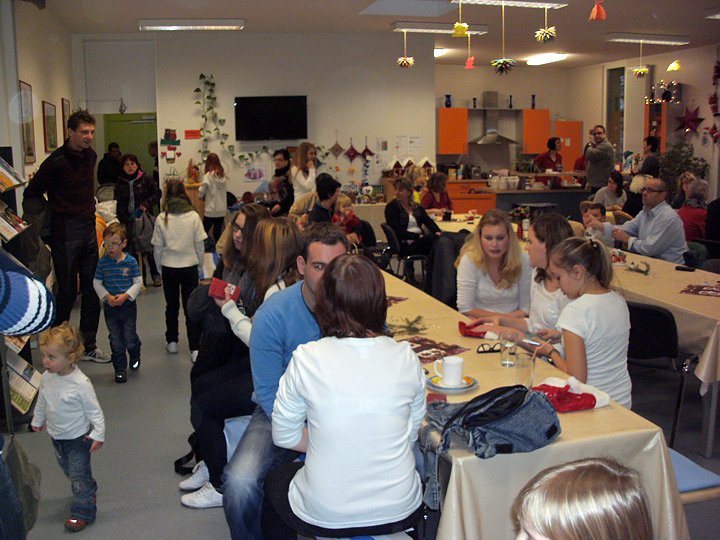 Gro&szlig;e Weihnachtsfeier im Arterner Freizeitzentrum (Foto: Freizeitzentrum Artern)