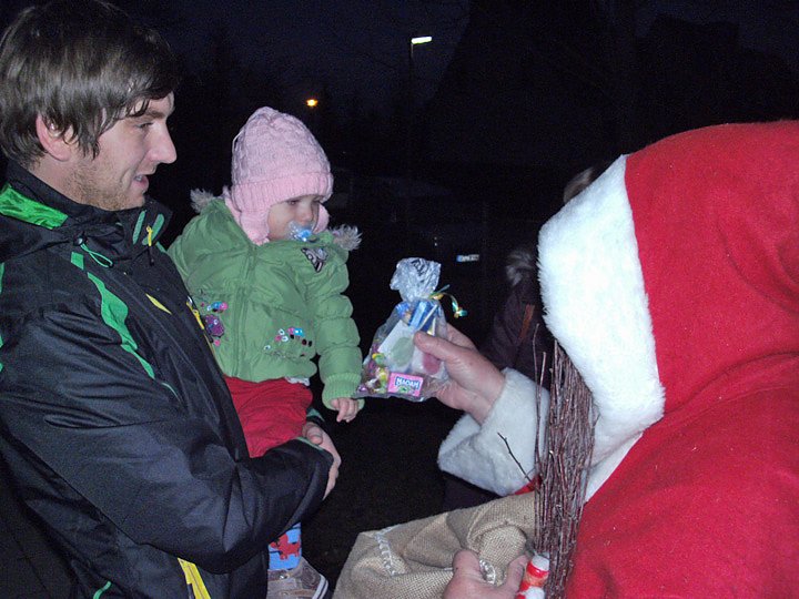 Gro&szlig;e Weihnachtsfeier im Arterner Freizeitzentrum (Foto: Freizeitzentrum Artern)