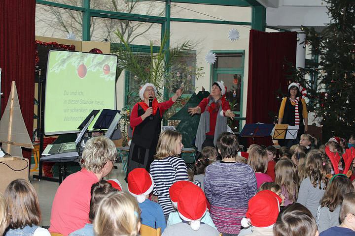 Traditionelles Weihnachtssingen (Foto: Karl-Heinz Herrmann)