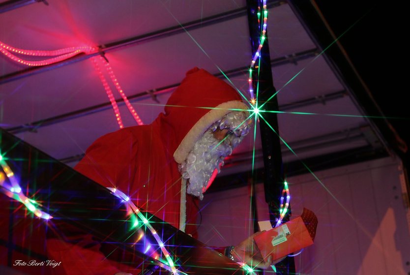 Weihnachtsmann in W&uuml;lfingerode (Foto: Berti Voigt)