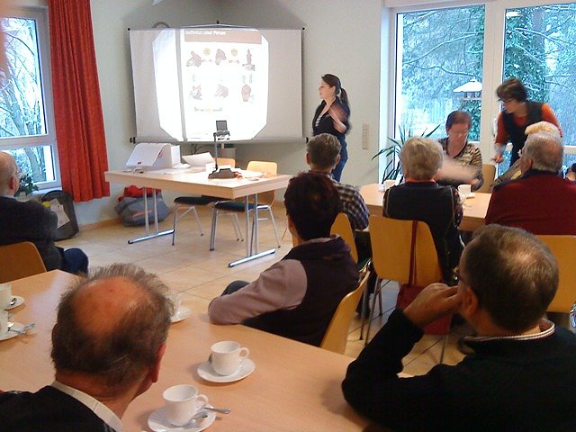 Erste Hilfe f&uuml;r Senioren (Foto: Tischbein)