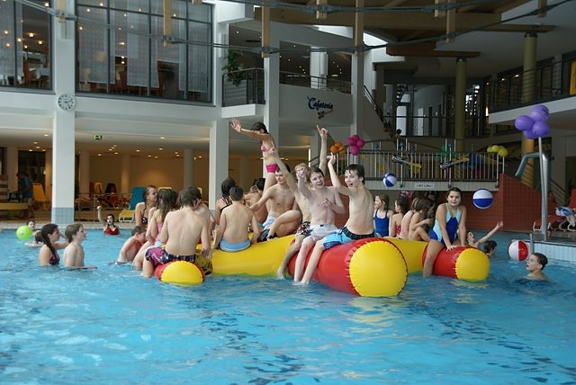 Pool-Party im Vitalpark (Foto: Vitalpark) Pool-Party im Vitalpark (Foto: Vitalpark)