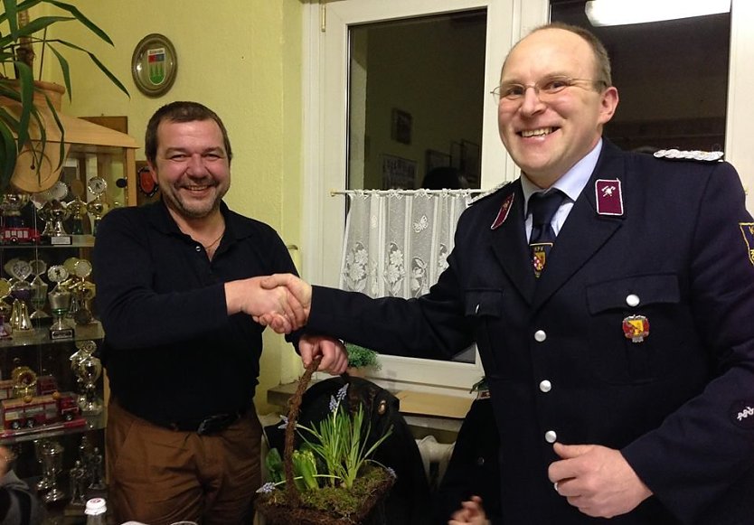 Blumen f&uuml;r die Ehefrau (Foto: Liesegang)