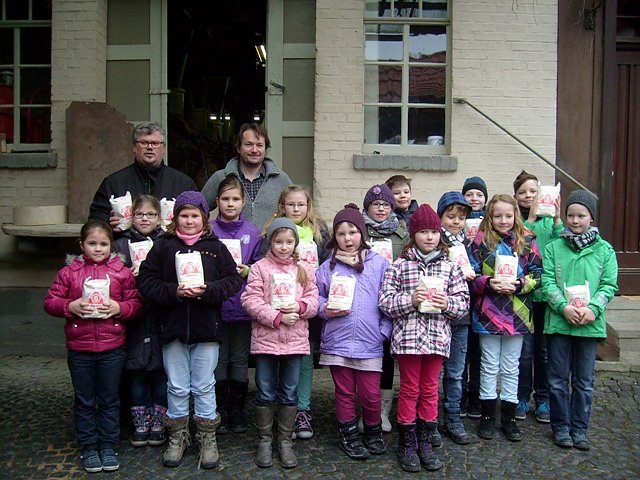 Zu Besuch beim M&uuml;ller (Foto: Pfarramt Geisleden)