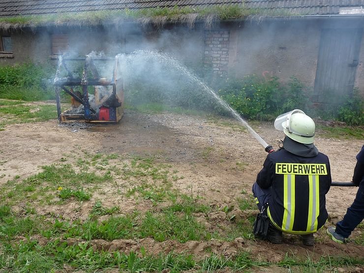 Gemeinsam Brand gel&ouml;scht (Foto: Karl-Heinz Herrmann)