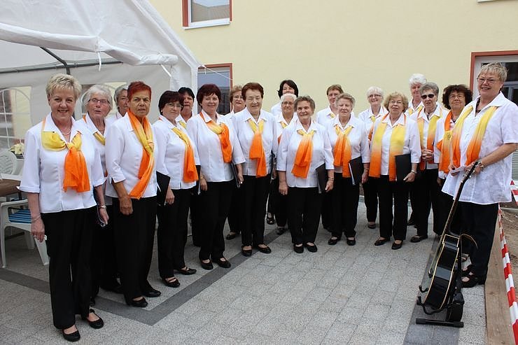 Feierliche Erweiterung (Foto: Karl-Heinz Herrmann)
