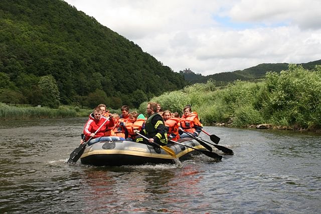 Mit dem Schlauchboot unterwegs (Foto: Feuerwehr Heiligenstadt) Mit dem Schlauchboot unterwegs (Foto: Feuerwehr Heiligenstadt)