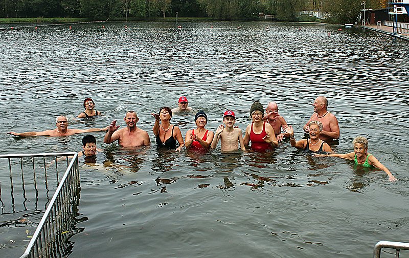 Abbaden am Bebraer Teich (Foto: Karl-Heinz Herrmann)