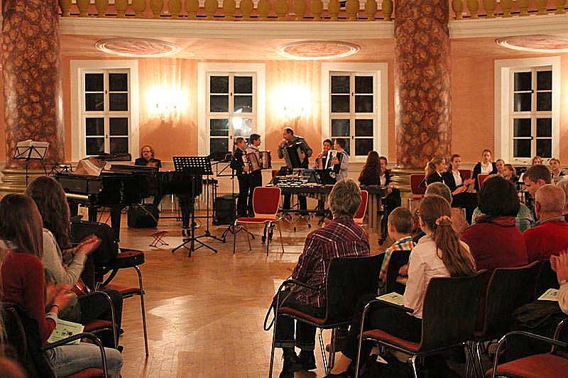 Weihnachtliches im Achteckhaus (Foto: Karl-Heinz Herrmann)