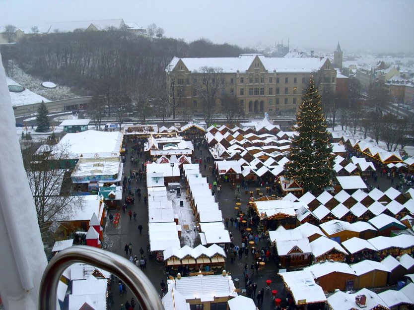Gebrannte Mandeln, Gl&uuml;hwein und Riesenrad (Foto: Thomas Leipold)