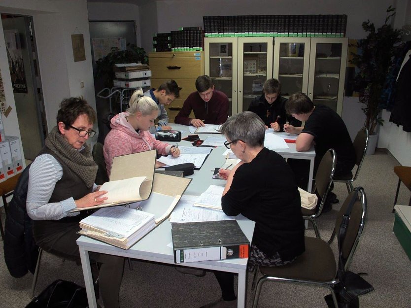 Arbeit im Kreisarchiv (Foto: privat)
