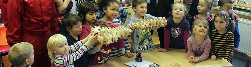 Freude im Petersdorfer Kindergarten (Foto: Angelo Glashagel)