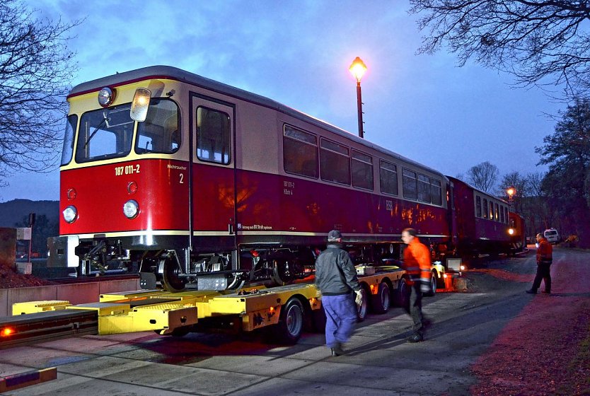 R&uuml;ckkehr des Triebwagens 187 011 an der HSB-Verladerampe in Wernigerode (Foto: HSB/Krause)