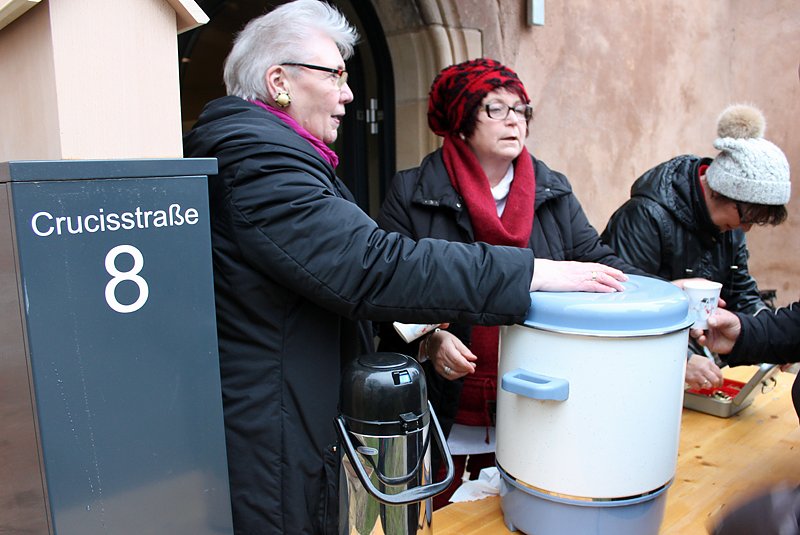 Last uns warm und trocken bleiben - St&uuml;rmisches Turmblasen (Foto: Karl-Heinz Herrmann)