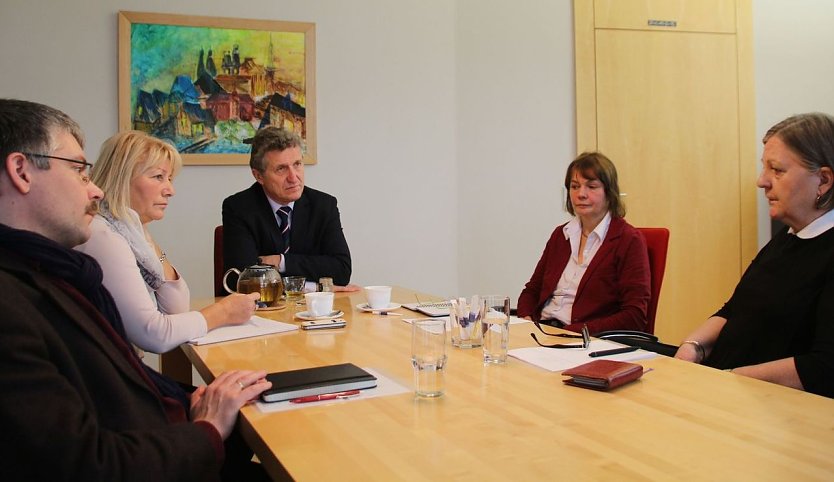 Gespräch im Rathaus (Foto: P. Grabe|Stadtverwaltung Nordhausen) Gespräch im Rathaus (Foto: P. Grabe|Stadtverwaltung Nordhausen)