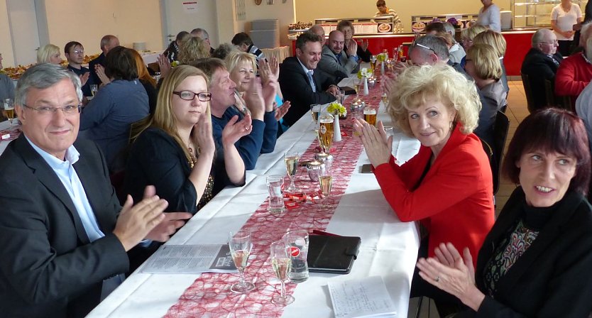 Blick auf Gast und Landrats-Kandidatin (Foto: nnz) Blick auf Gast und Landrats-Kandidatin (Foto: nnz)