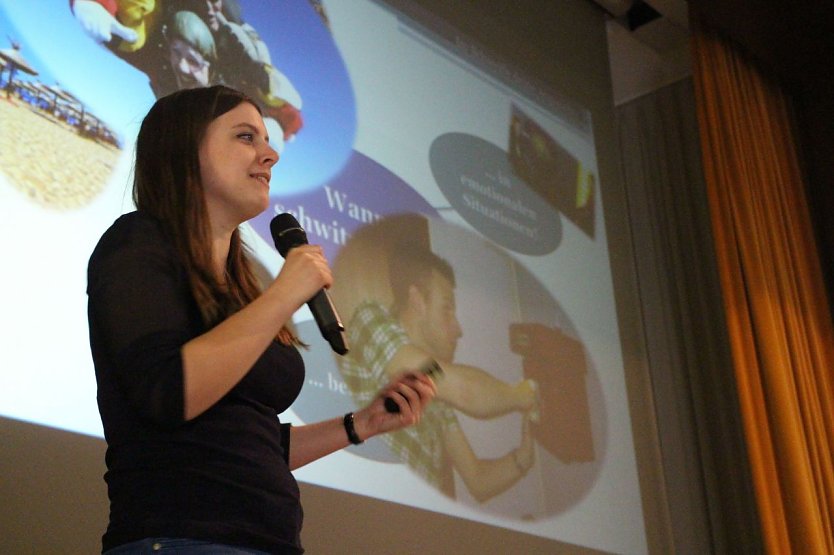 Gehört zur "seltenen Spezies" der weiblichen Science Slammer - Janina Otto (Foto: Angelo Glashagel) Gehört zur "seltenen Spezies" der weiblichen Science Slammer - Janina Otto (Foto: Angelo Glashagel)