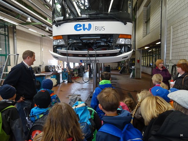 In der Werkstatthalle bei EW Bus (Foto: Ilka K&uuml;hn)