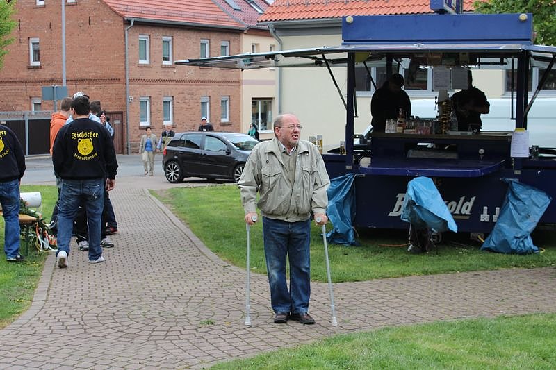 Bei den Kirmesburschen gefeiert (Foto: Karl-Heinz Herrmann)