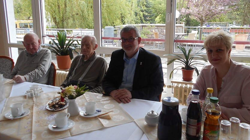 Besuch im Pflegeheim (Foto: privat) Besuch im Pflegeheim (Foto: privat)
