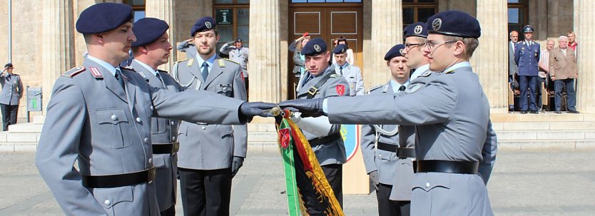 Wieder Anw&auml;rter &ouml;ffentlich vereidigt (Foto: Karl-Heinz Herrmann)
