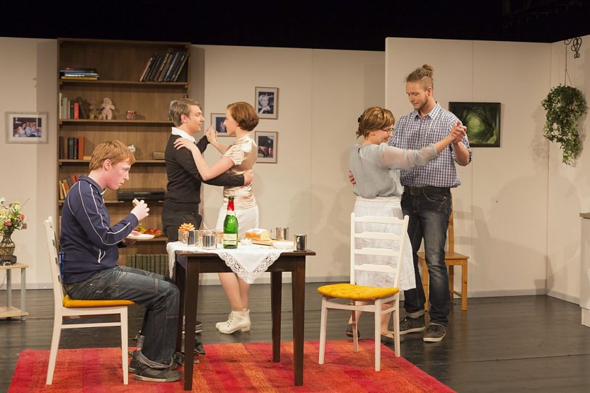 Im Rahmen der 23. S&uuml;dharzer Schultheatertage im Theater Nordhausen steht auch das St&uuml;ck Liebe Jelena Sergejewna des Theaterjugendclubs auf dem Programm (Foto: Tilmann Graner)